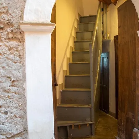 Palazzo Del Diplomatico Vakantiehuis Belmonte Calabro