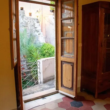 Palazzo Del Diplomatico Belmonte Calabro