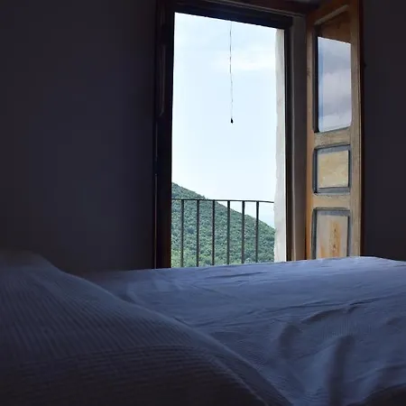Palazzo Del Diplomatico * بيلمونتي كالابرو