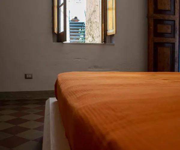 Palazzo Del Diplomatico * Belmonte Calabro